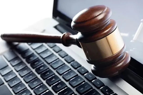 В УПК РФ введут единое дистанционное судопроизводство и электронные повестки